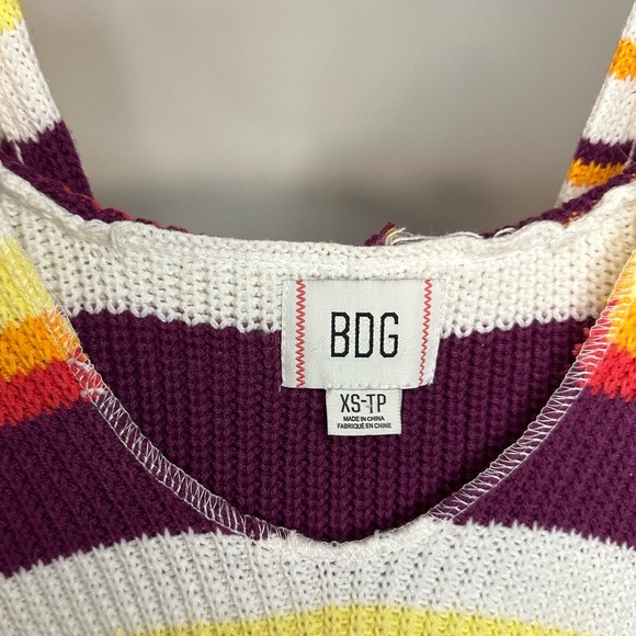 BDG Reid Hooded Sweater Vest Size XS Knit Cropped Oversized Beach Boho - Picture 7 of 8